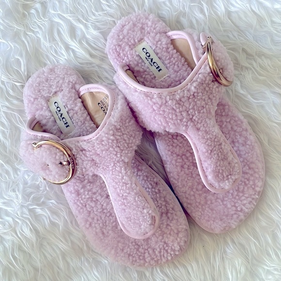 Brand New Coach Pink Shearling Hollie Flip Flop Sandal Plush Buckle Slides - Picture 3 of 16